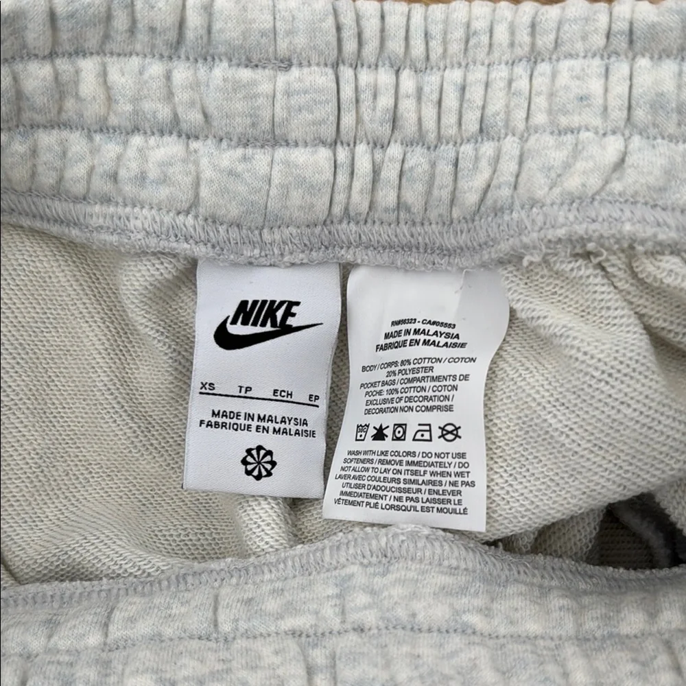 NWOT Nike Sportswear Circa 72 Women High Rise Fleece shorts